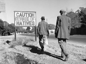 apartheid-signs-in-south-africa-1956_jpg