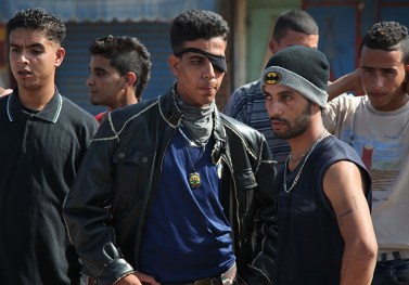 Fotograma de la película "Los caballos de Dios"